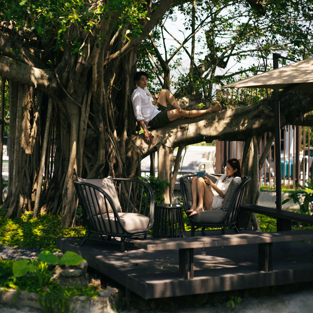 Image Slideshow Image: 20250321 Andre Fu Living Still L 00207