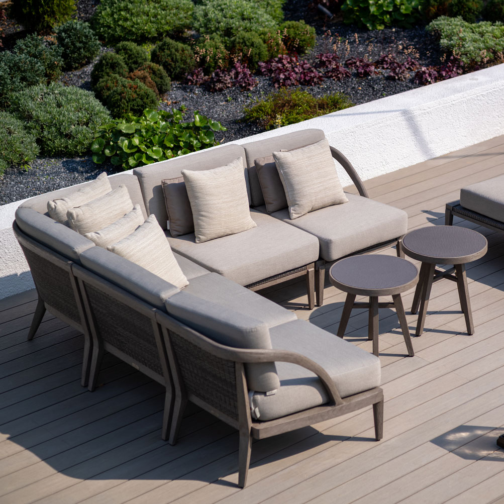 Image Slideshow Image: 20250321 Andre Fu Living Still L 00291
