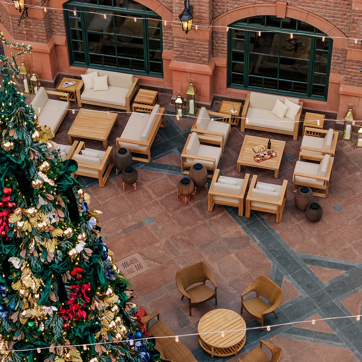 MatisseTeak-Tahoe-Amari-Arbor-Tika-Montpelier_StRegisAspen_0009