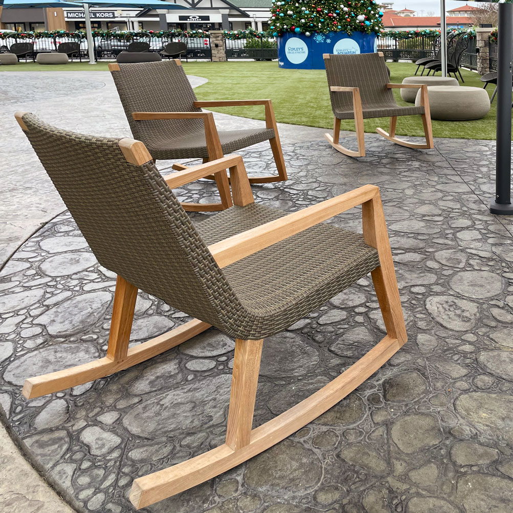 Image Slideshow Image: TangerOutlets Sevierville TN 03